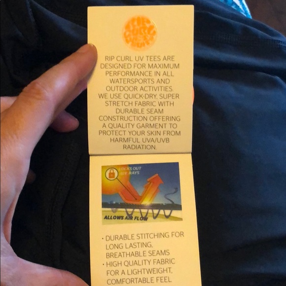 Rip Curl rash guard - Picture 3 of 3